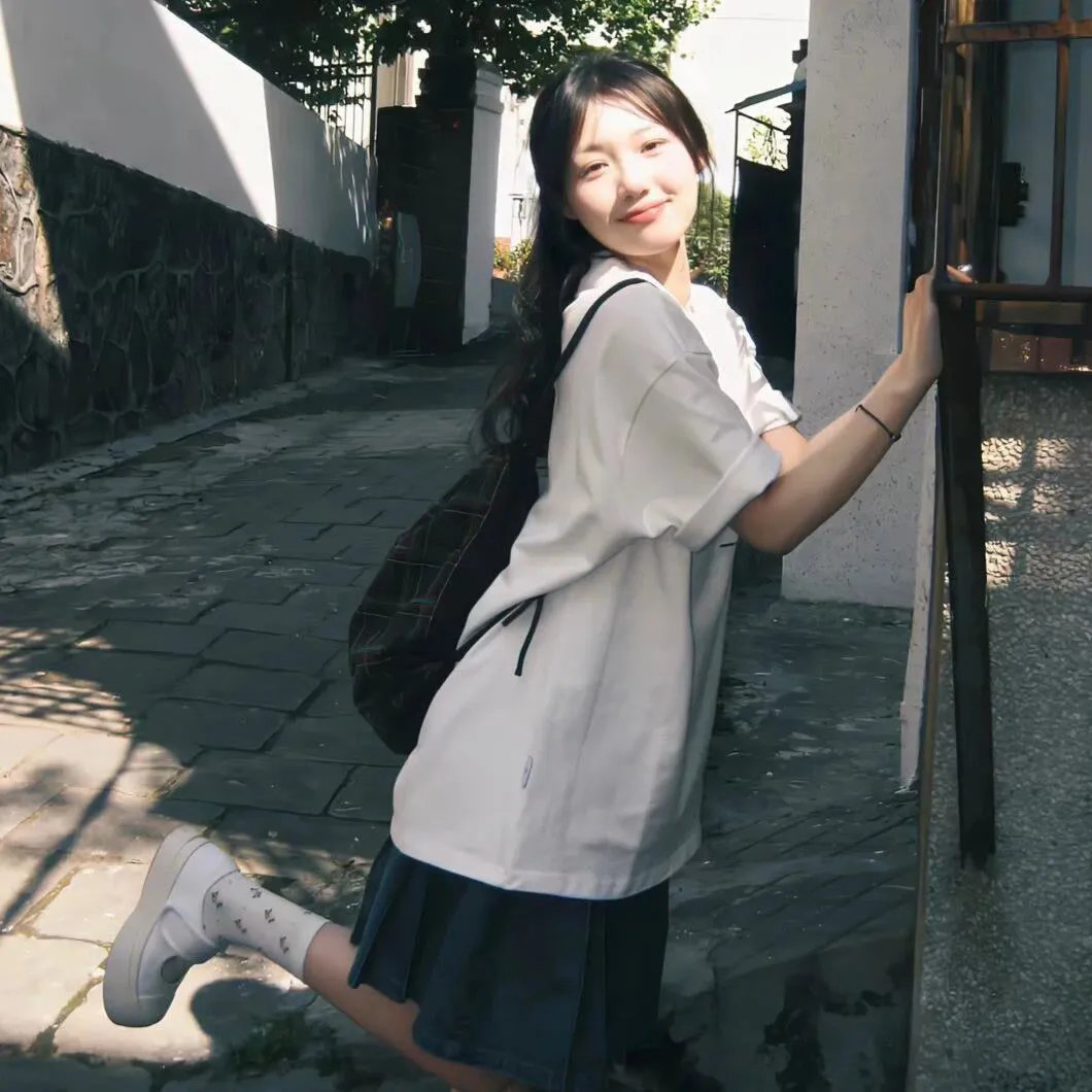 红色青橄榄封面